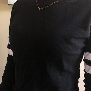 Black long sleeve crop top